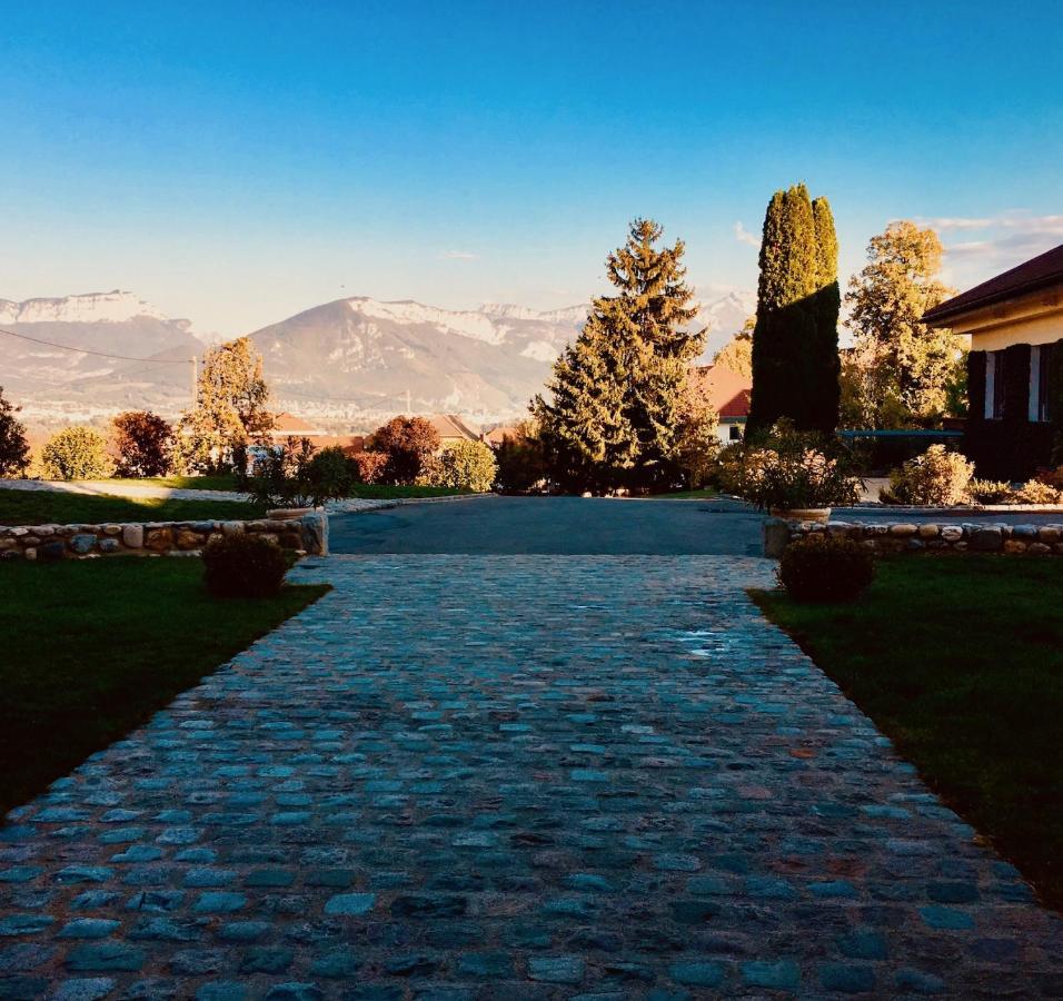 Le Paon Bleu Annecy Poisy Bed & Breakfast Bagian luar foto
