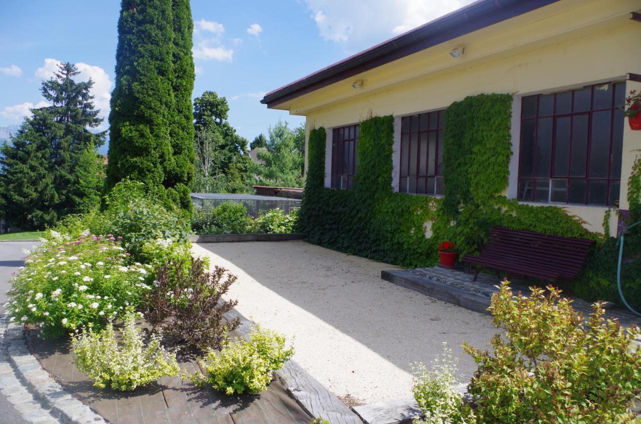 Le Paon Bleu Annecy Poisy Bed & Breakfast Bagian luar foto