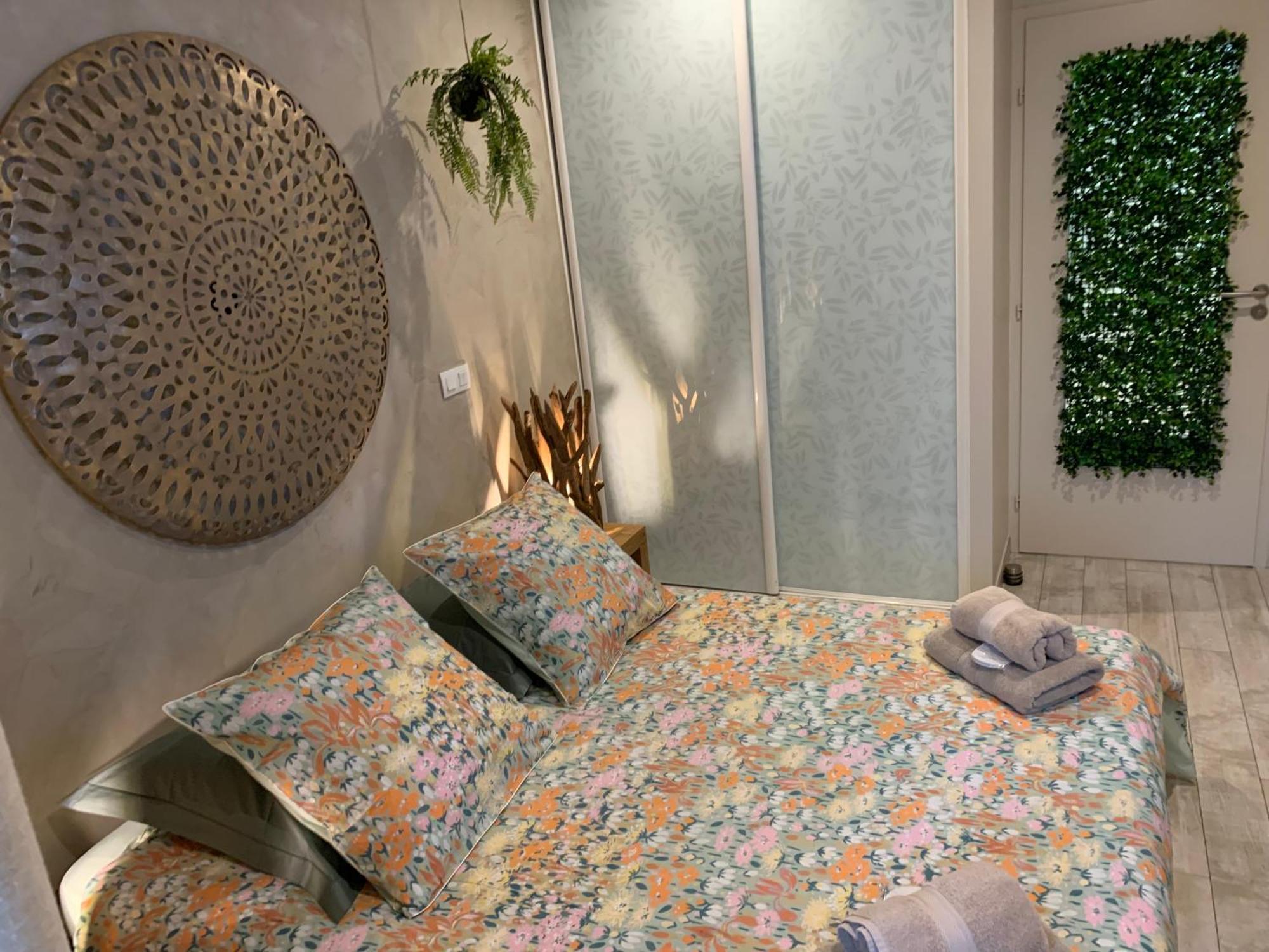 Le Paon Bleu Annecy Poisy Bed & Breakfast Bagian luar foto